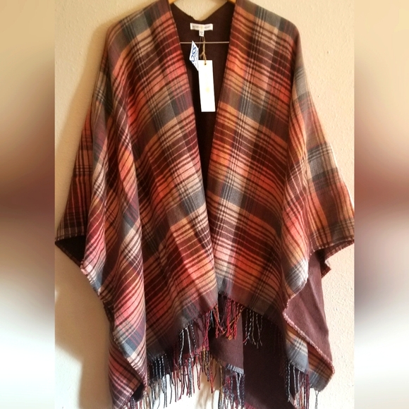 Woven Heart NWT wrap, cape plaid fall colors size M/L - Picture 1 of 7